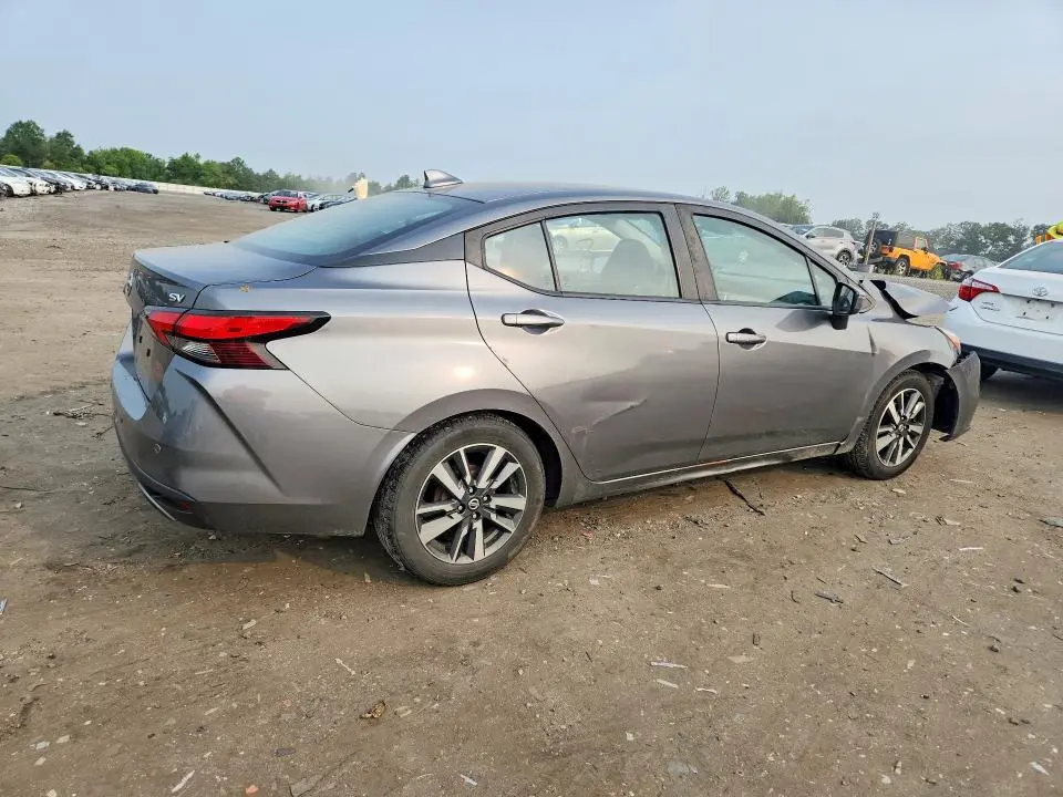 2021 NISSAN VERSA SV  