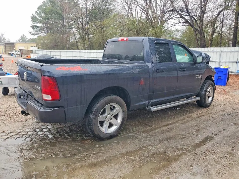 2015 RAM 1500 ST  