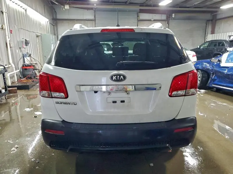 2013 KIA SORENTO LX  