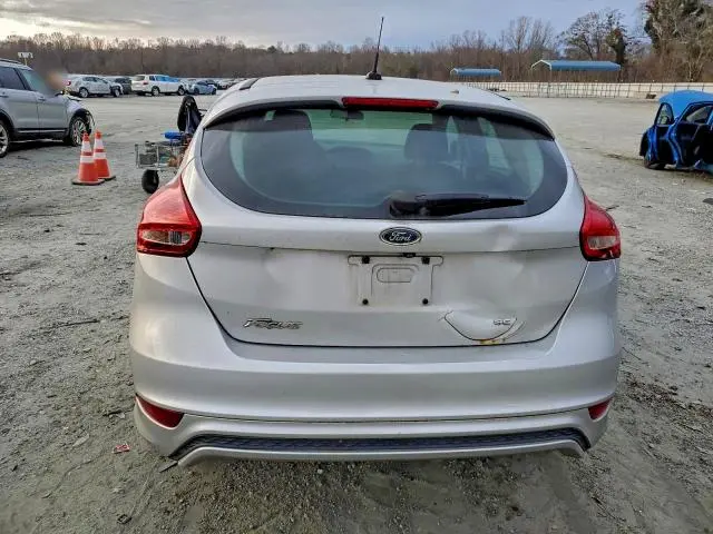 2016 FORD FOCUS SE  
