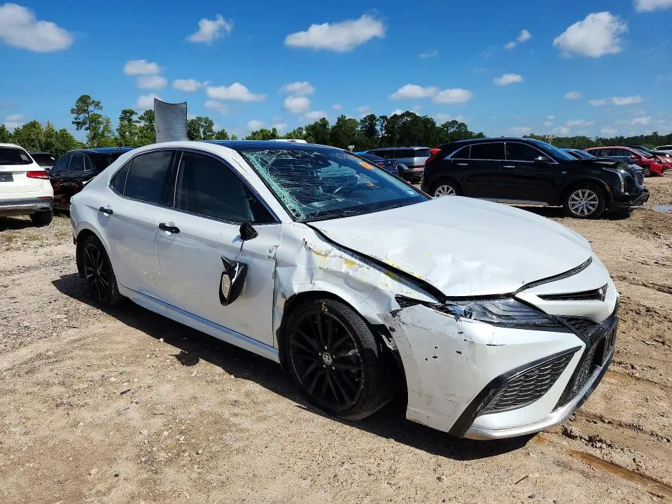 2021 TOYOTA CAMRY XSE  