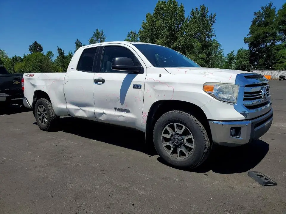 2017 TOYOTA TUNDRA SR5  