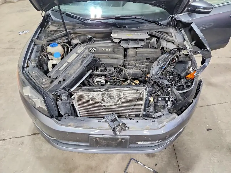 2015 VOLKSWAGEN PASSAT S  
