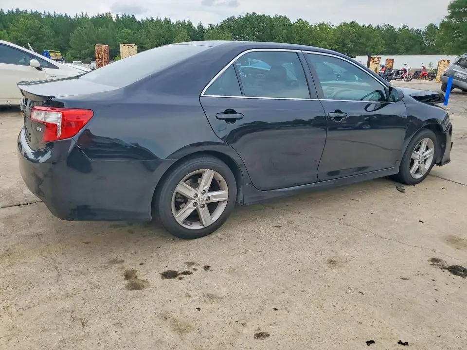 2012 TOYOTA CAMRY SE  