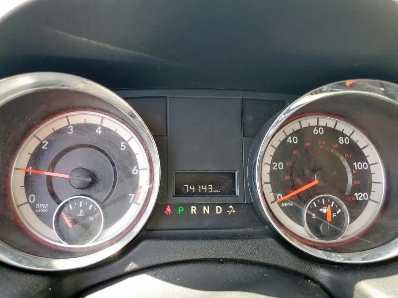 2016 DODGE GRAND CARAVAN SE  