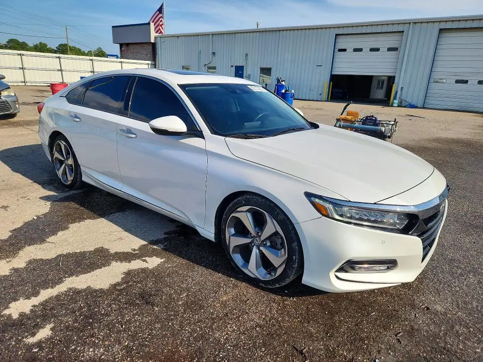 2020 HONDA ACCORD TOURING  