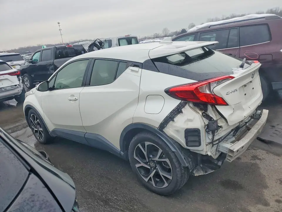 2019 TOYOTA C-HR XLE  