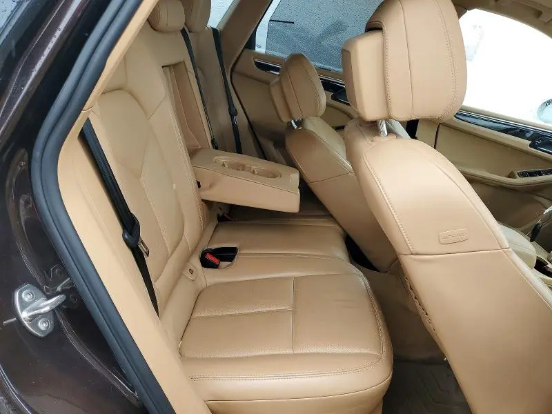 2016 PORSCHE MACAN S  