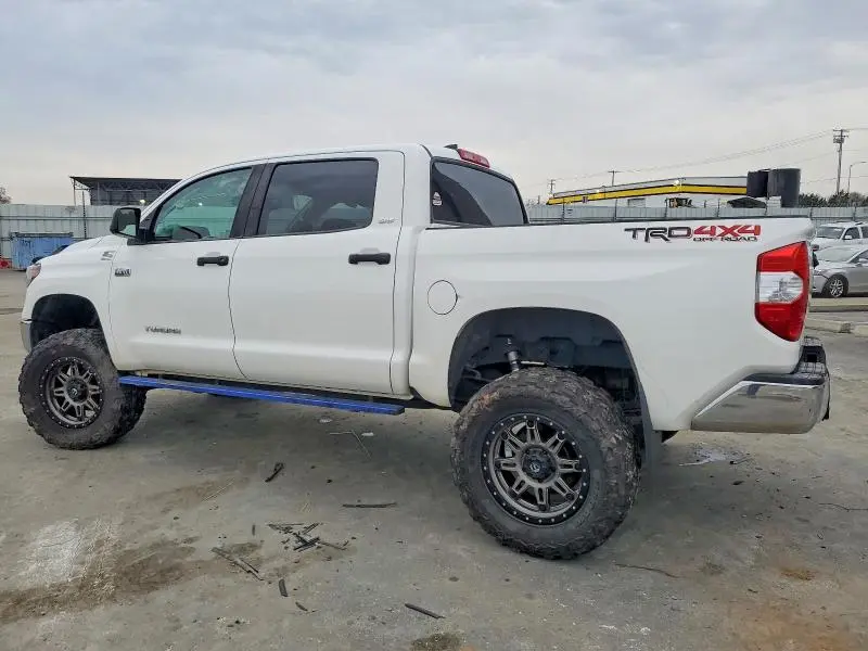 2020 TOYOTA TUNDRA CREWMAX SR5  