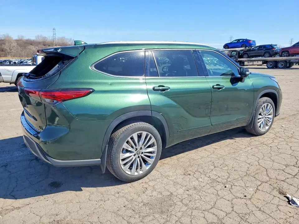 2023 TOYOTA HIGHLANDER PLATINUM  