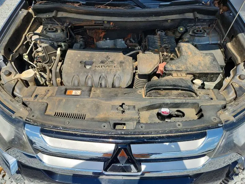 2016 MITSUBISHI OUTLANDER ES  