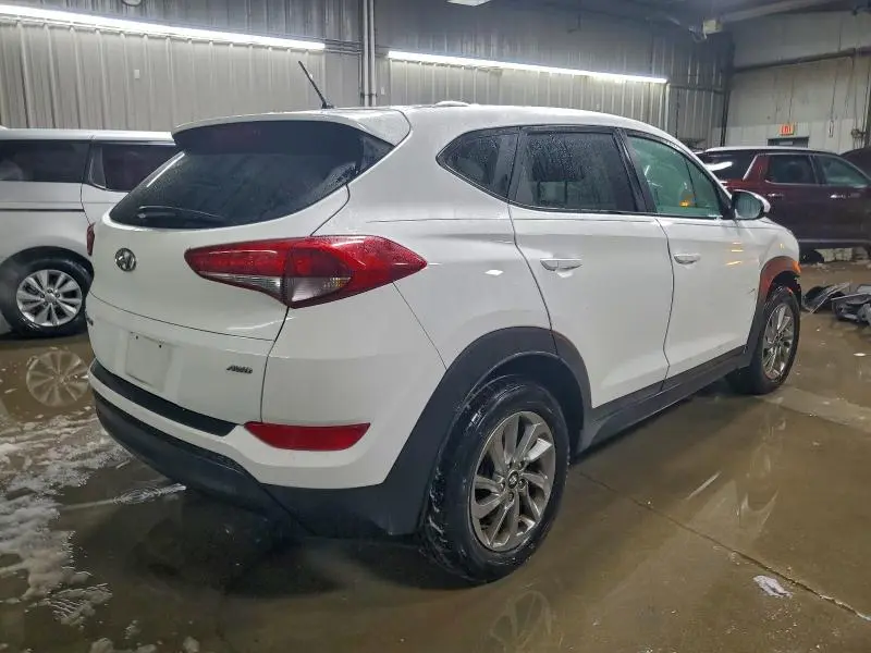 2018 HYUNDAI TUCSON SE  