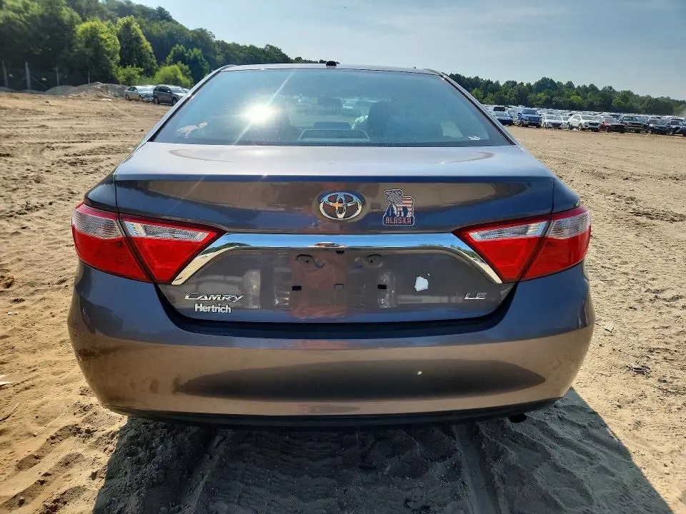 2016 TOYOTA CAMRY LE  