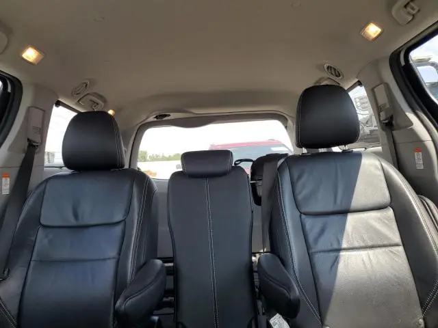 2017 TOYOTA SIENNA SE  