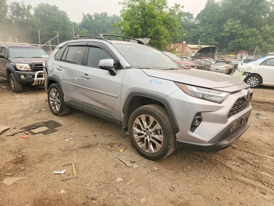 2023 TOYOTA RAV4 XLE PREMIUM  