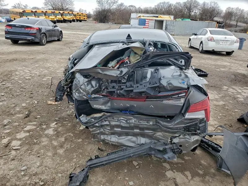 2024 HYUNDAI ELANTRA SEL  