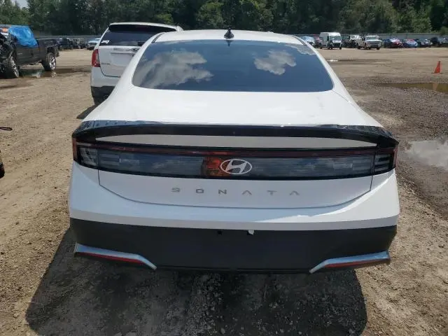 2025 HYUNDAI SONATA SE  