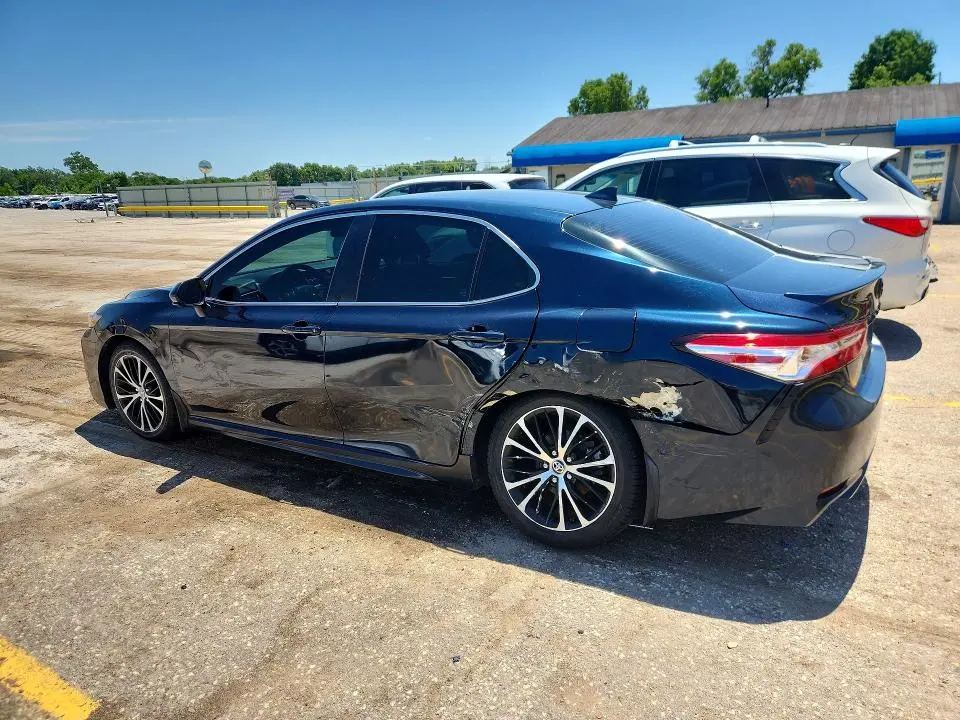 2020 TOYOTA CAMRY SE  