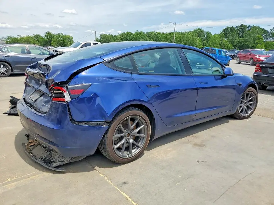 2022 TESLA 3   