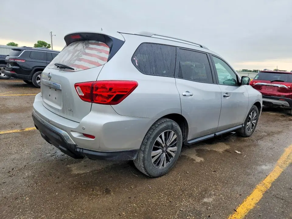 2019 NISSAN PATHFINDER SL  