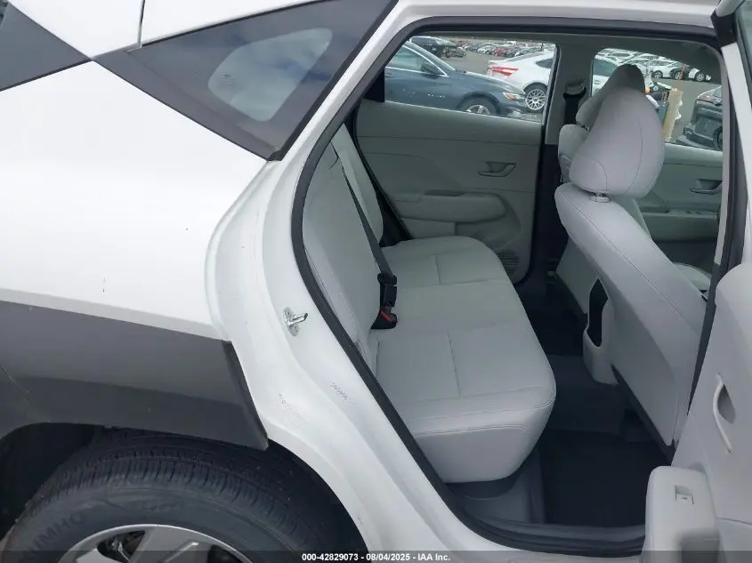 2024 HYUNDAI KONA SE