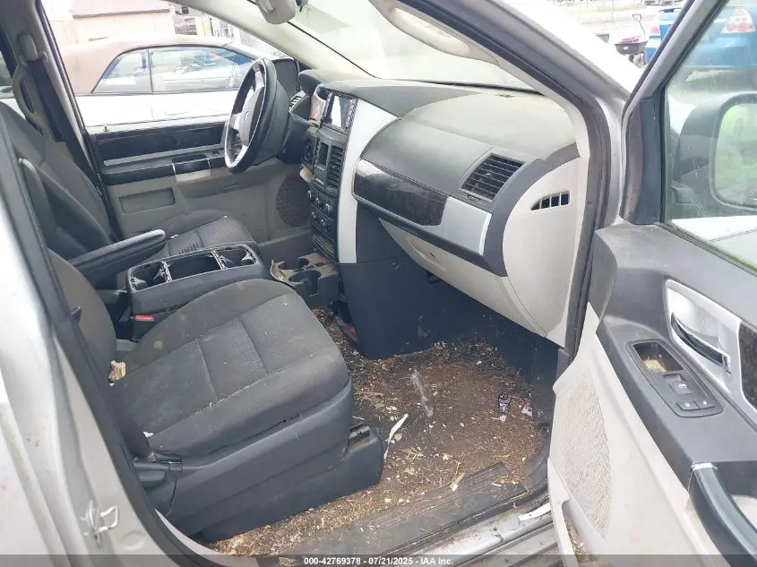 2010 DODGE GRAND CARAVAN CREW