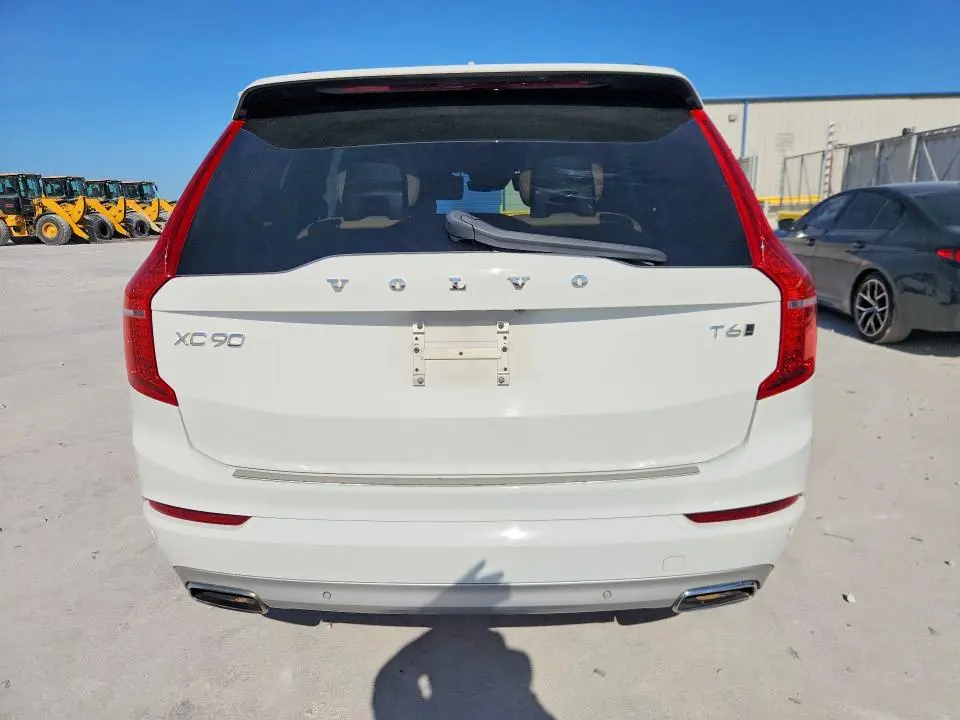2018 VOLVO XC90   