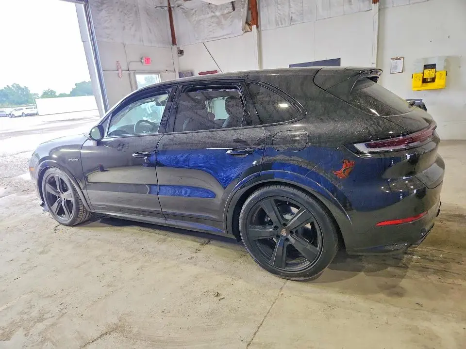 2026 PORSCHE CAYENNE TURBO E-HYBRID  
