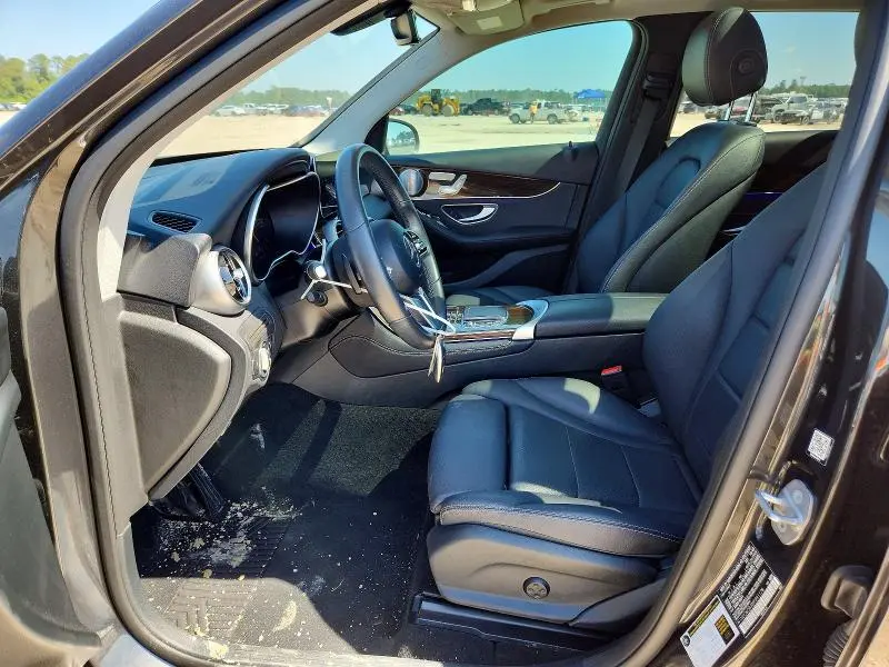 2021 MERCEDES-BENZ GLC 300  