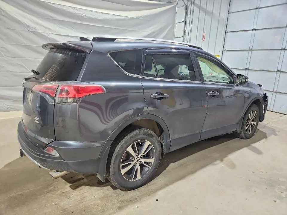 2017 TOYOTA RAV4 XLE  
