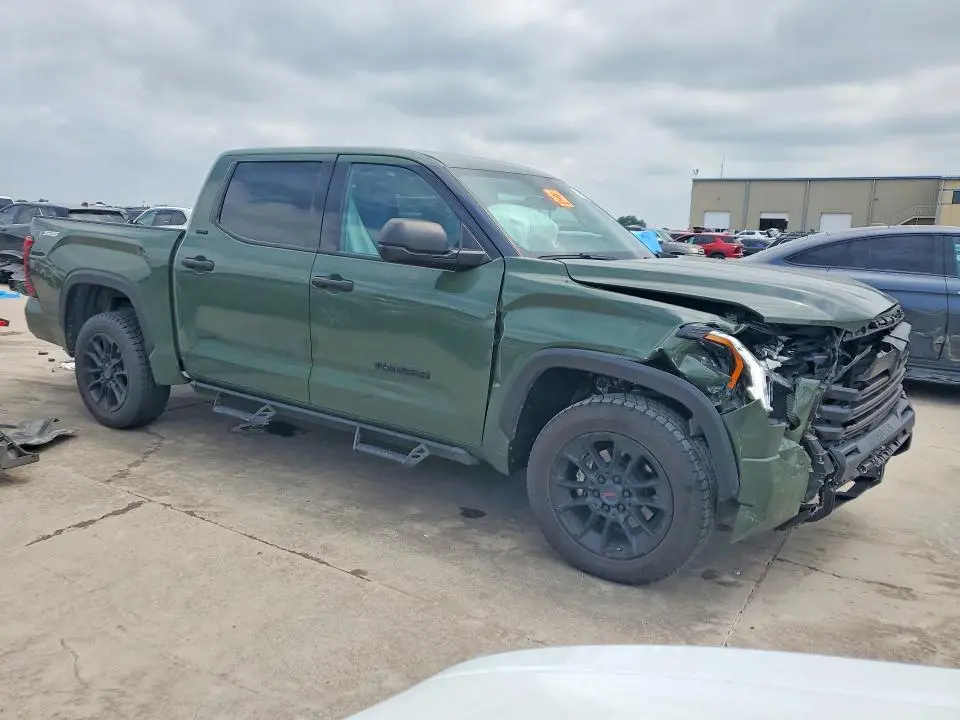 2022 TOYOTA TUNDRA SR5  