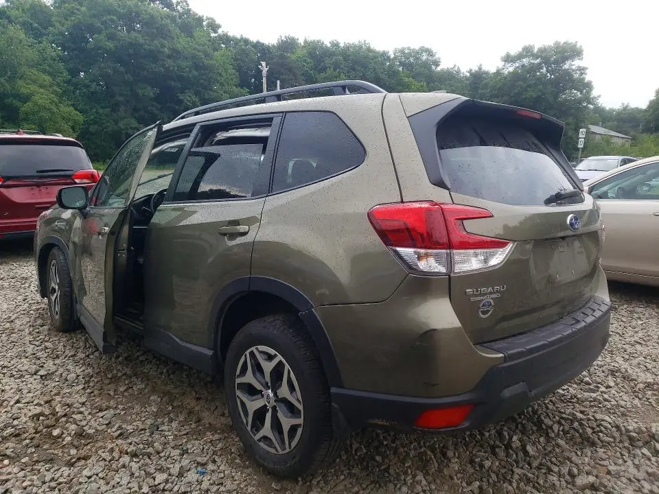 2022 SUBARU FORESTER PREMIUM  