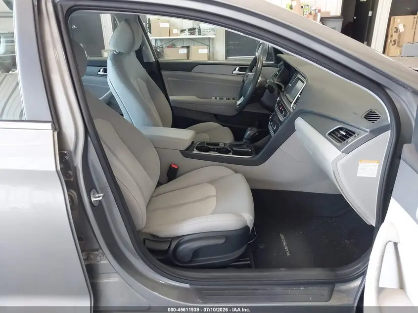 2018 HYUNDAI SONATA HYBRID SE