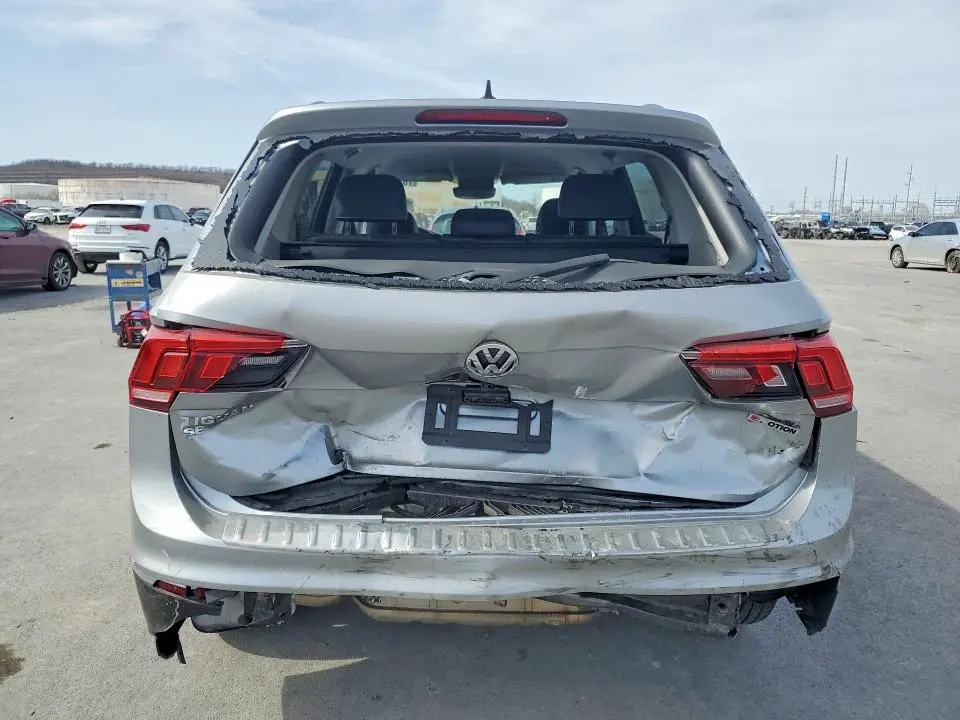 2021 VOLKSWAGEN TIGUAN SE  