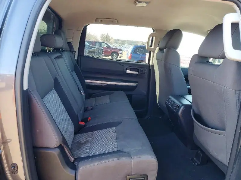 2016 TOYOTA TUNDRA SR5  