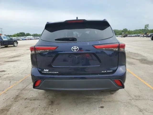 2021 TOYOTA HIGHLANDER XLE  