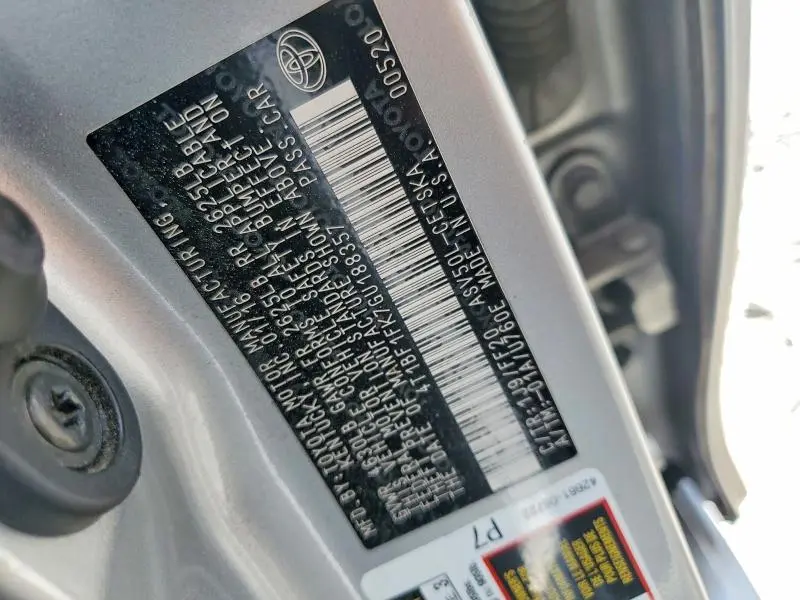 2016 TOYOTA CAMRY SE  