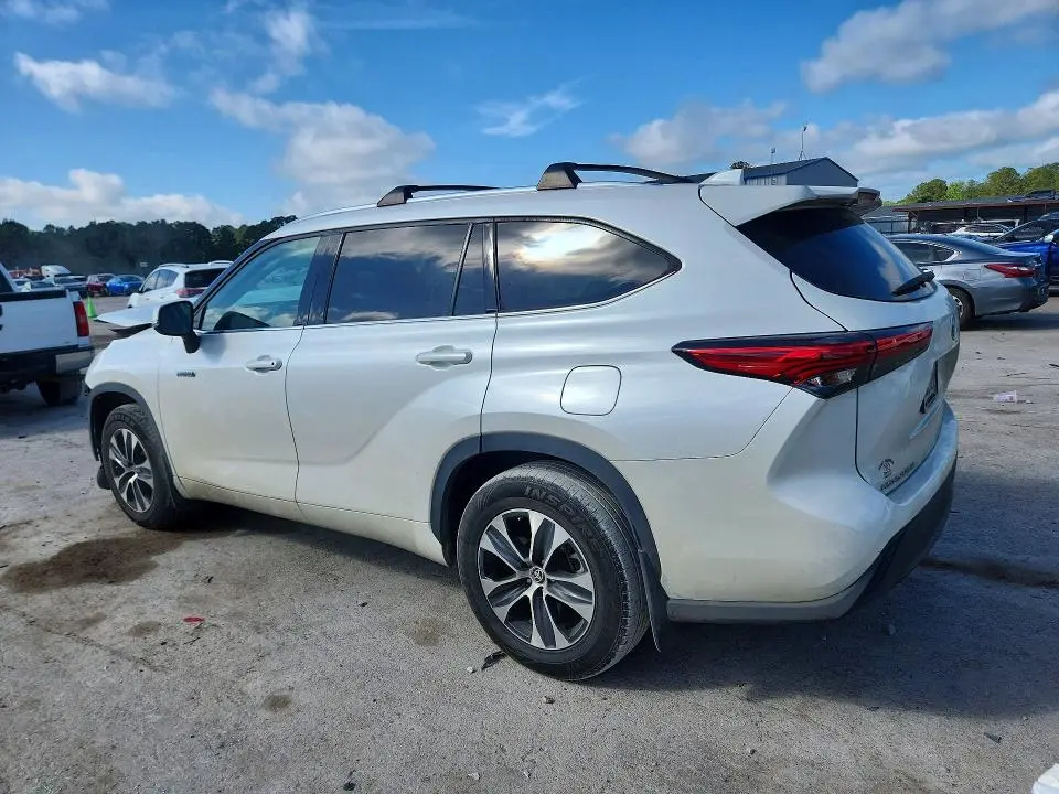 2021 TOYOTA HIGHLANDER HYBRID XLE  