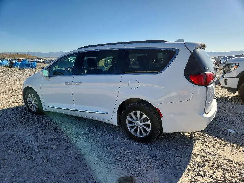 2017 CHRYSLER PACIFICA TOURING L  