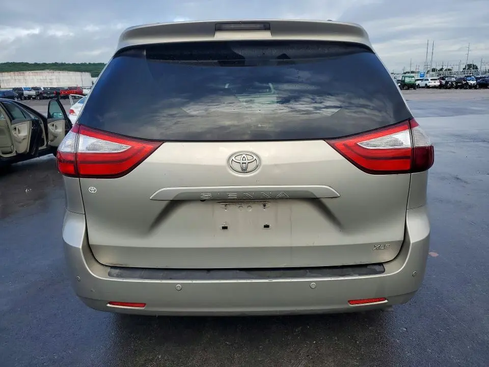 2017 TOYOTA SIENNA XLE 8-PASSENGER  