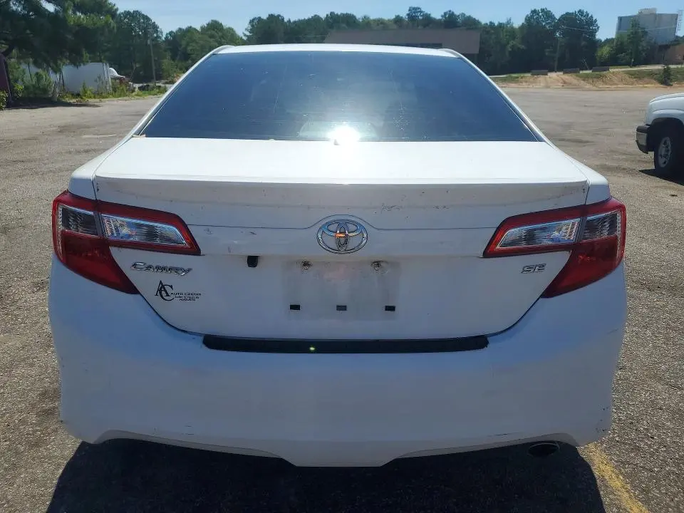 2013 TOYOTA CAMRY SE  