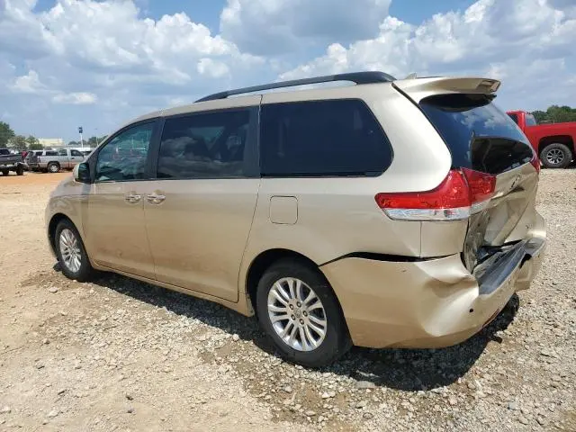 2011 TOYOTA SIENNA XLE  