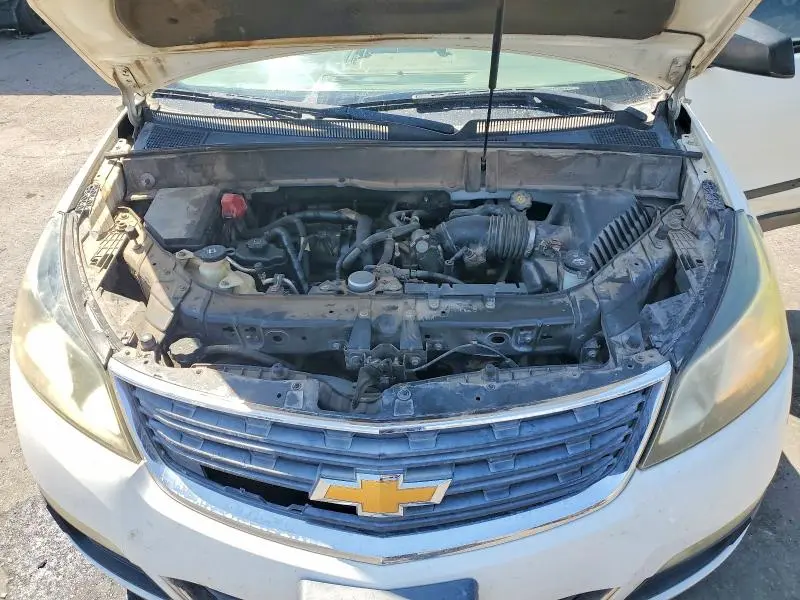2014 CHEVROLET TRAVERSE LS  