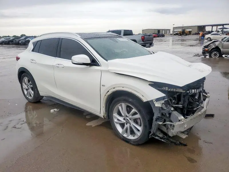 2018 INFINITI QX30 BASE  
