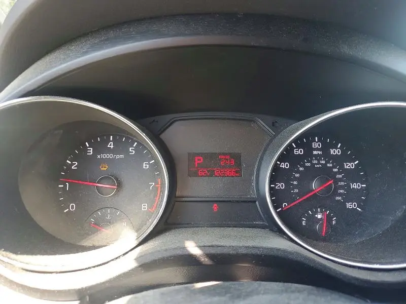 2017 KIA SEDONA LX  