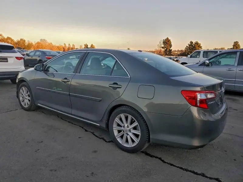 2014 TOYOTA CAMRY SE  