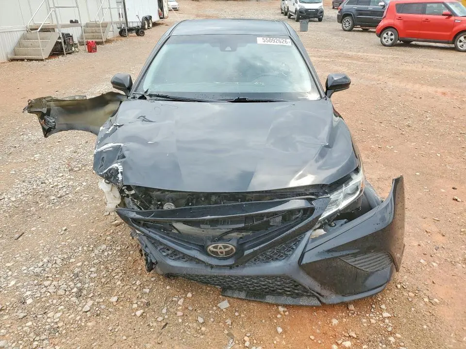 2019 TOYOTA CAMRY SE  