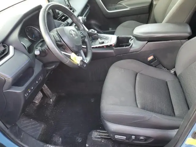 2022 TOYOTA RAV4 SE  