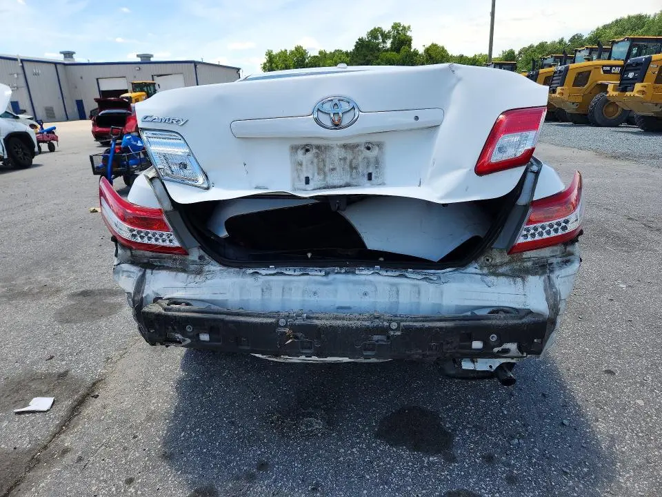 2011 TOYOTA CAMRY BASE  
