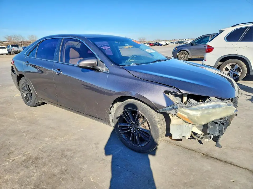 2015 TOYOTA CAMRY SE  